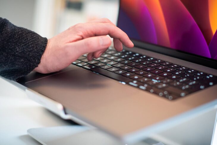 Les touches du clavier : Histoires et évolutions à travers le temps